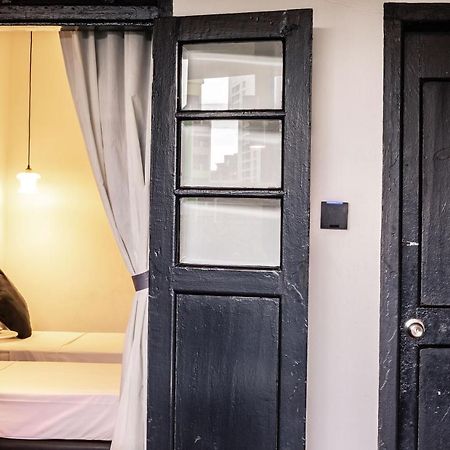 The Marian Boutique Lodging House Кучинг Экстерьер фото