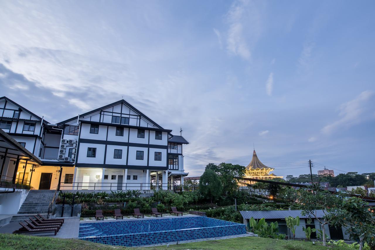The Marian Boutique Lodging House Кучинг Экстерьер фото