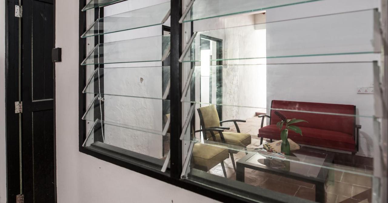 The Marian Boutique Lodging House Кучинг Экстерьер фото