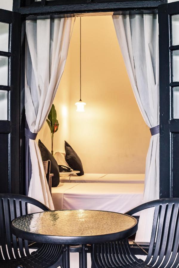 The Marian Boutique Lodging House Кучинг Экстерьер фото