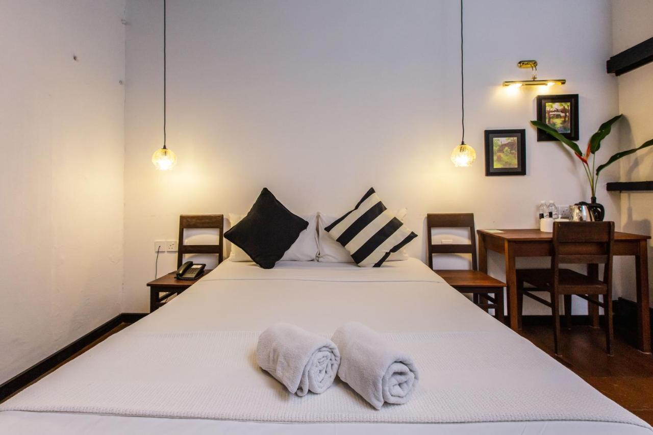 The Marian Boutique Lodging House Кучинг Экстерьер фото