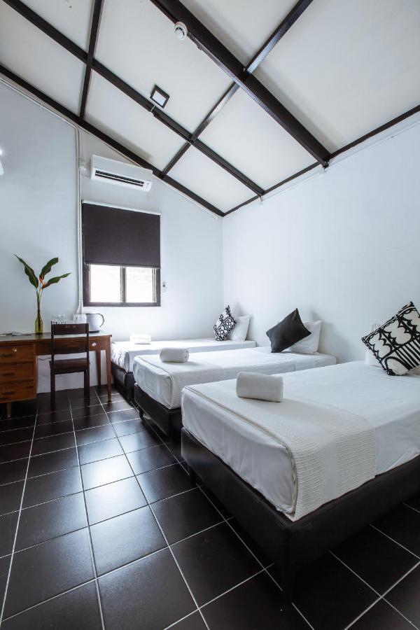 The Marian Boutique Lodging House Кучинг Экстерьер фото